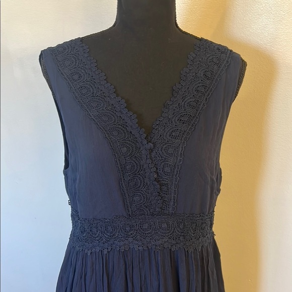 NWT Davi & Dani Dark Blue Lace-Trimmed Maxi Dress - Picture 9 of 13
